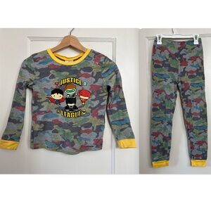 Justice League Boys Pajama Set Long Sleeve Top & Bottoms Camo Grey Yellow Sz 10